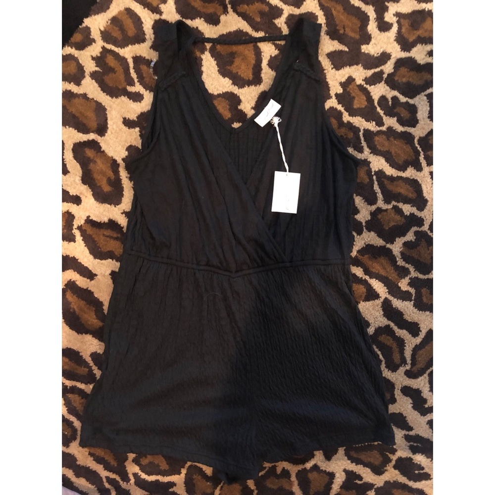 Universal threads romper